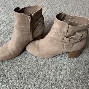 Heeled boots